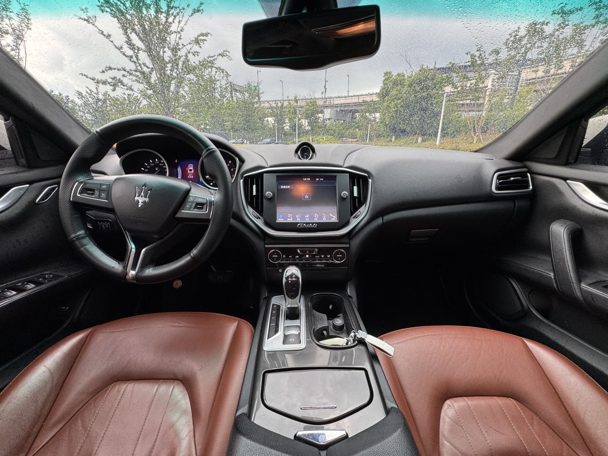 瑪莎拉蒂 Ghibli  2014款 3.0T 標(biāo)準(zhǔn)版圖片