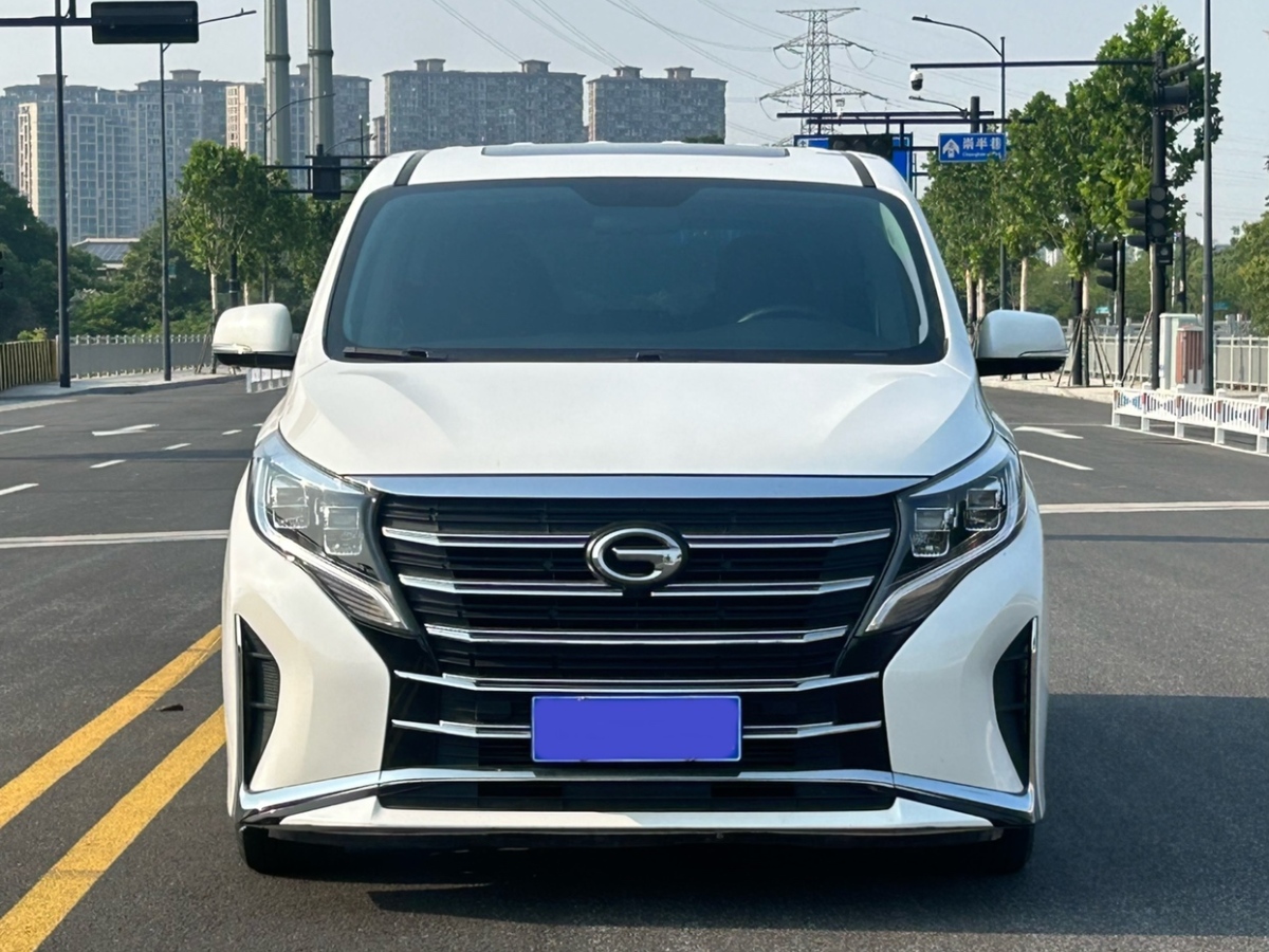 廣汽傳祺 M8  2021款 改款 領(lǐng)秀系列 390T 豪華版圖片