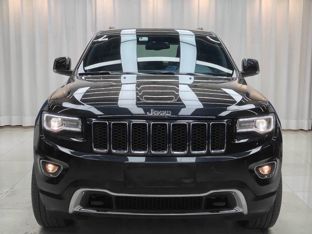 Jeep 大切諾基  2015款 3.0L 舒享導(dǎo)航版圖片