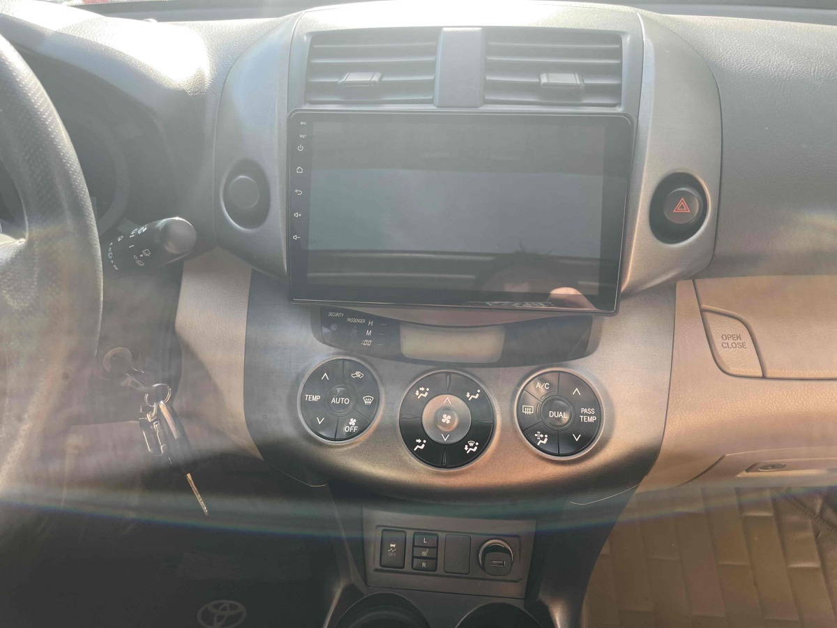 豐田 RAV4  2019款 榮放 2.0L CVT兩驅(qū)先鋒版圖片