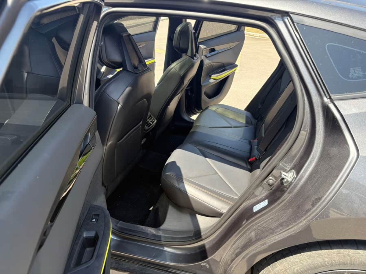 長安 長安UNI-V  2022款 1.5T 尊貴型圖片