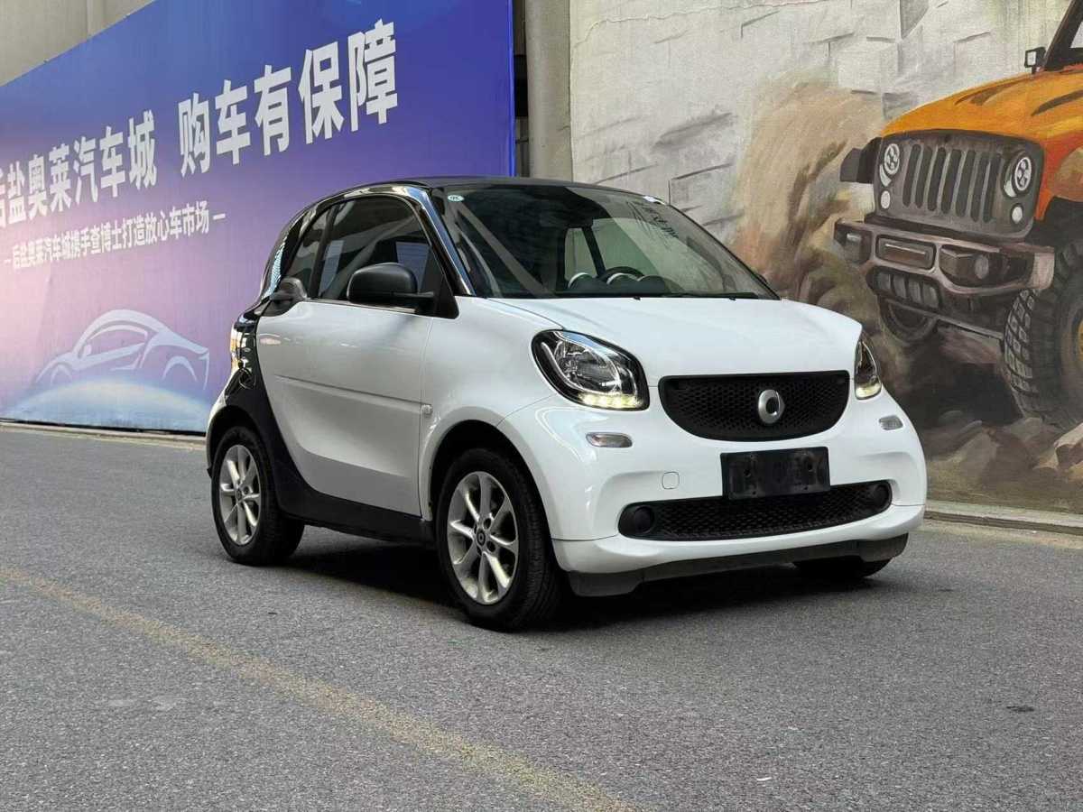 2016年8月smart fortwo  2015款 1.0L 52千瓦硬頂靈動版