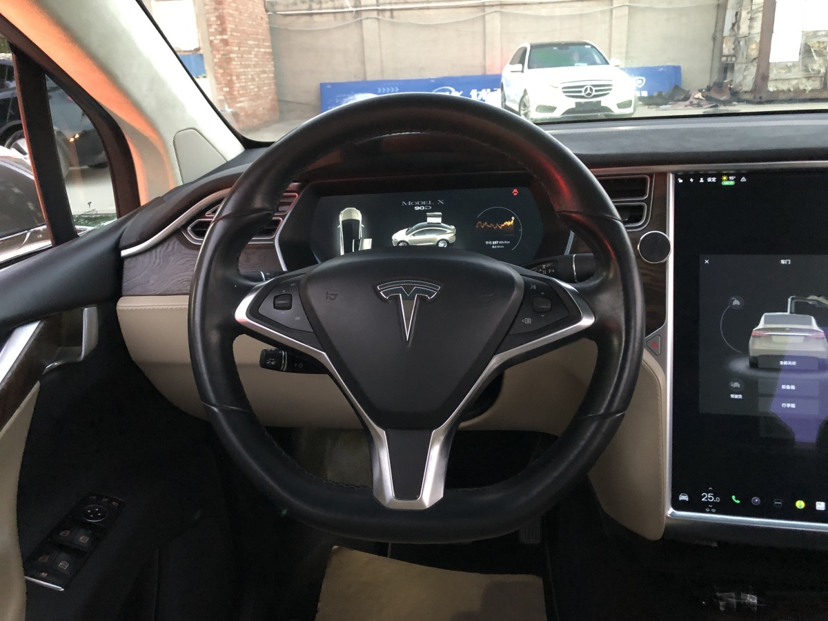 特斯拉 Model X  2016款 Model X 90D圖片