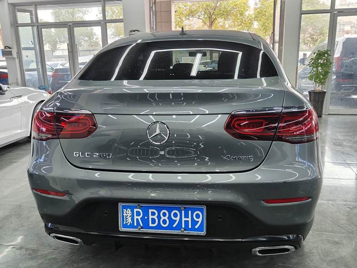 奔馳 奔馳GLC  2022款 改款 GLC 260 4MATIC 轎跑SUV圖片