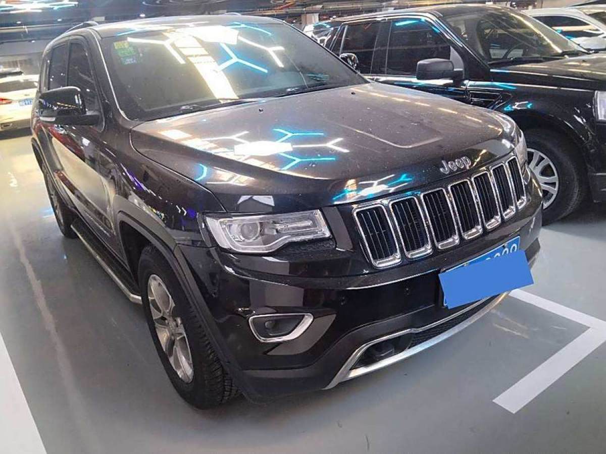 Jeep 大切諾基  2016款 3.0L 舒享導(dǎo)航版圖片