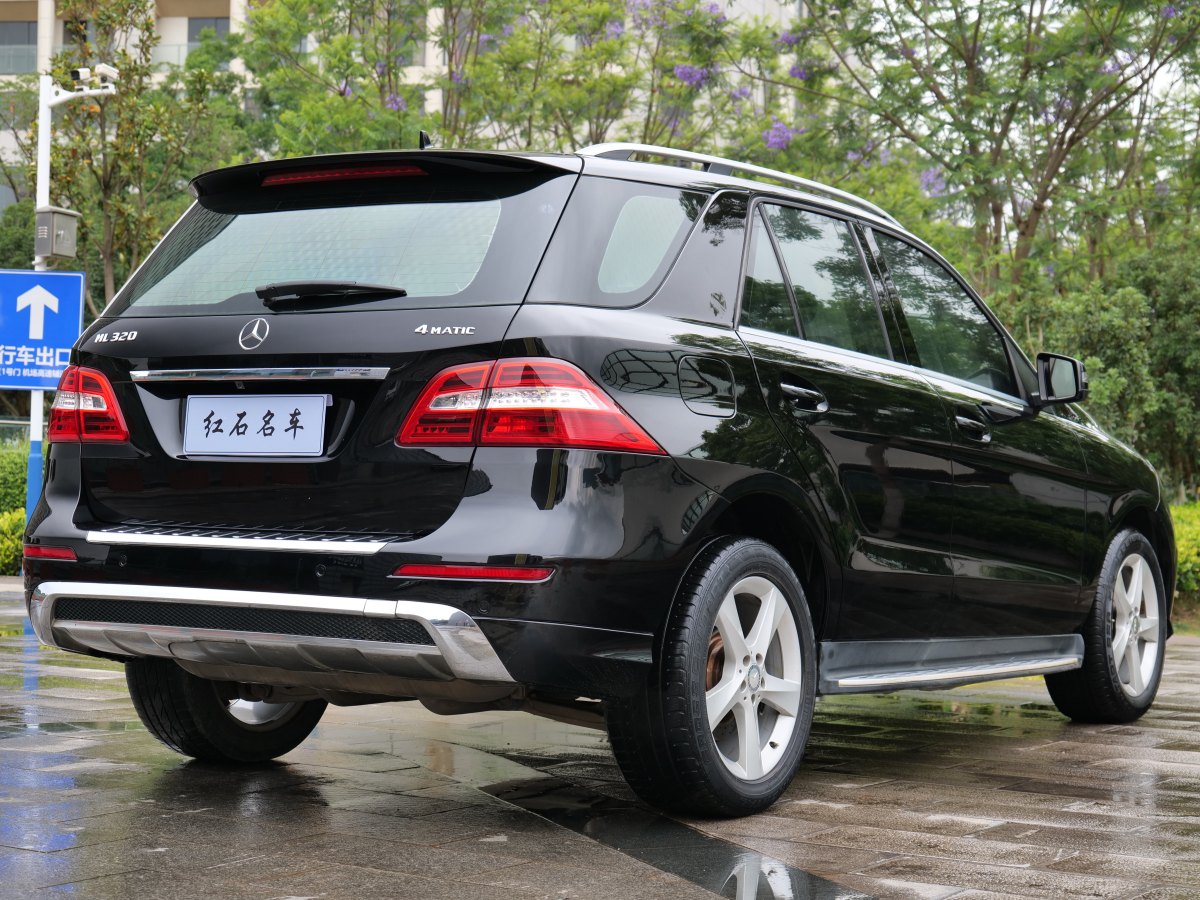 奔馳 奔馳M級  2014款 ML 320 4MATIC圖片