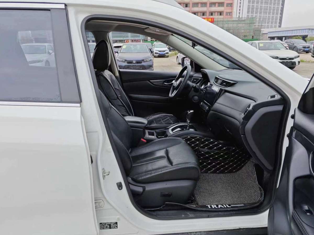 2018年06月日产 奇骏  2017款 2.0L CVT舒适版 2WD