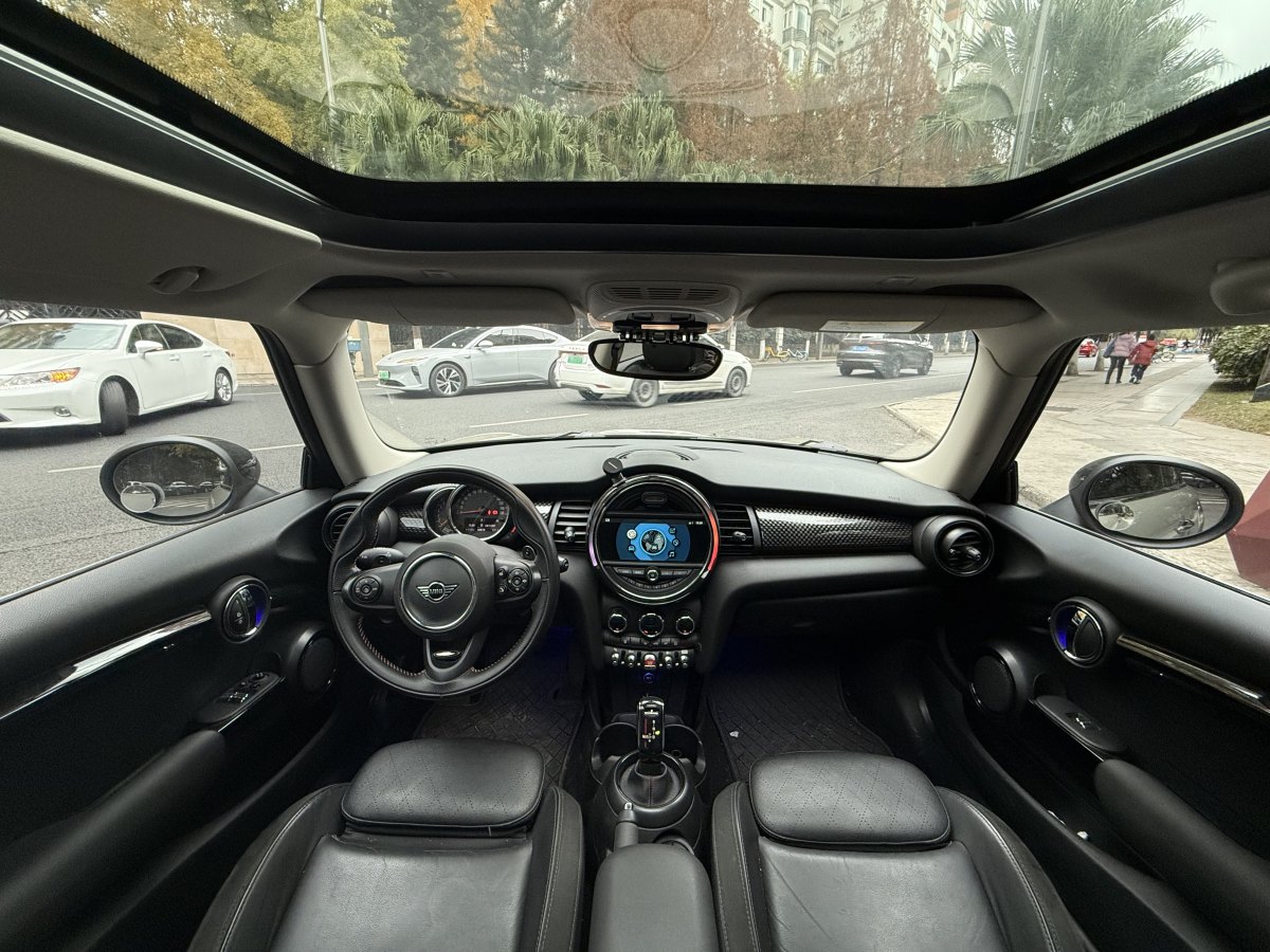 MINI MINI  2019款 2.0T COOPER S 經(jīng)典派圖片