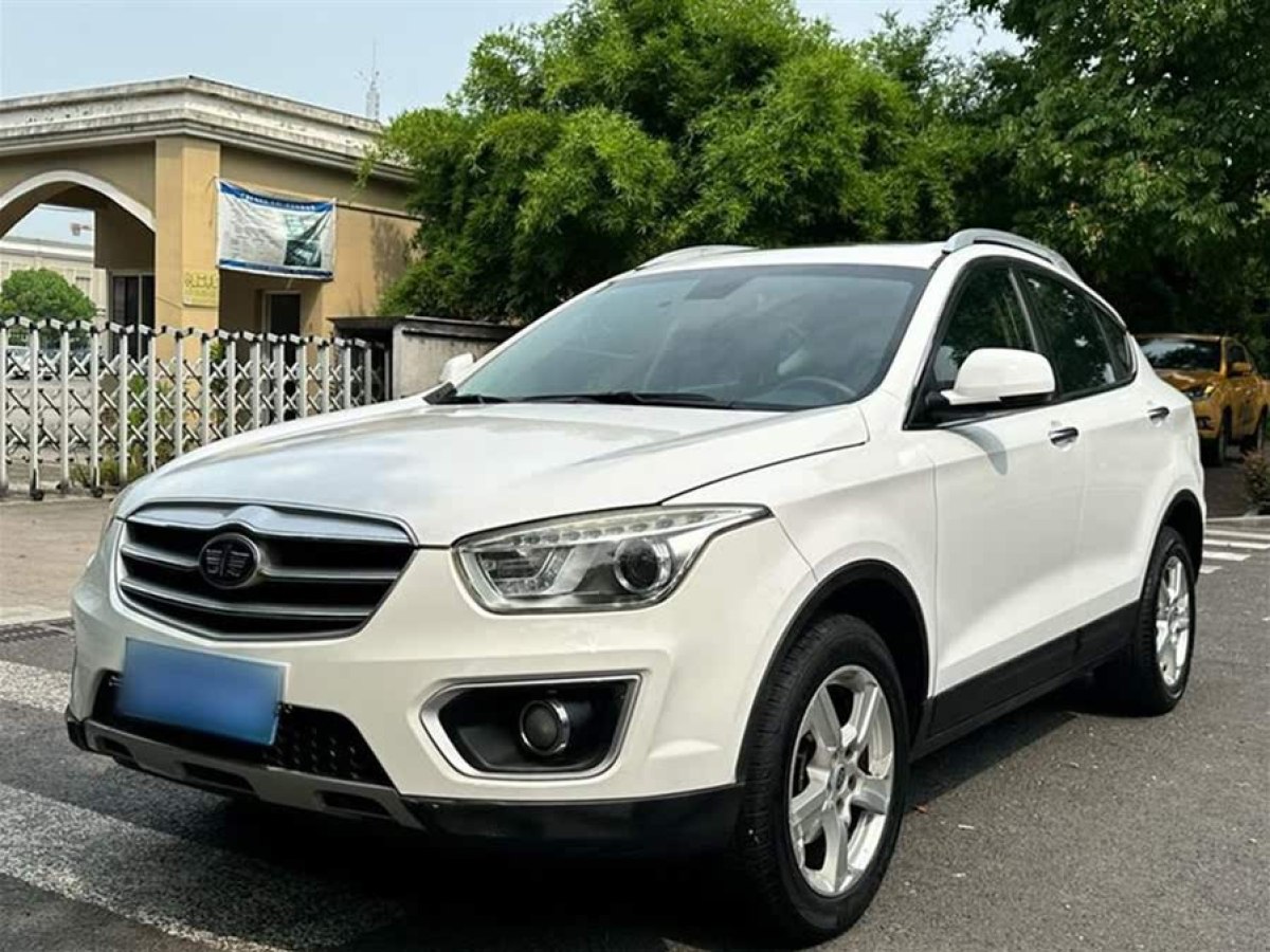 奔騰 X80  2013款 2.0L 手動豪華型圖片