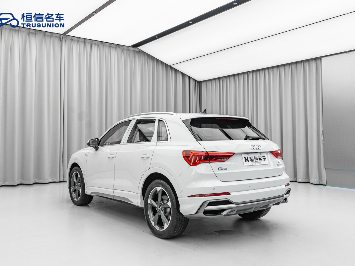 奧迪 奧迪Q3  2023款 35 TFSI 時(shí)尚動(dòng)感型圖片