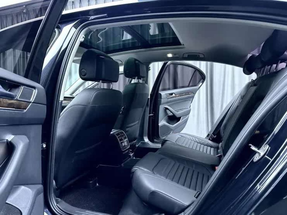 大眾 邁騰  2018款 330TSI DSG 領(lǐng)先型圖片