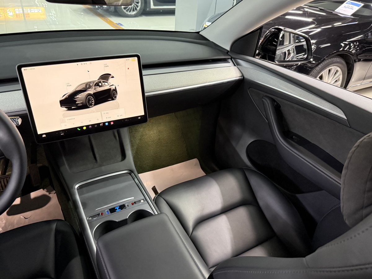 特斯拉 Model Y  2024款 后輪驅(qū)動(dòng)版圖片