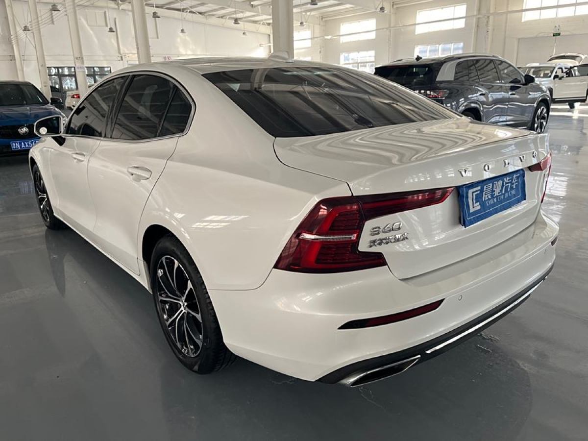 沃爾沃 S60L  2022款 B4 智逸豪華版圖片