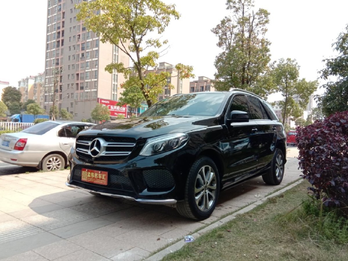 奔馳 奔馳GLE  2017款 GLE 320 4MATIC 豪華型圖片