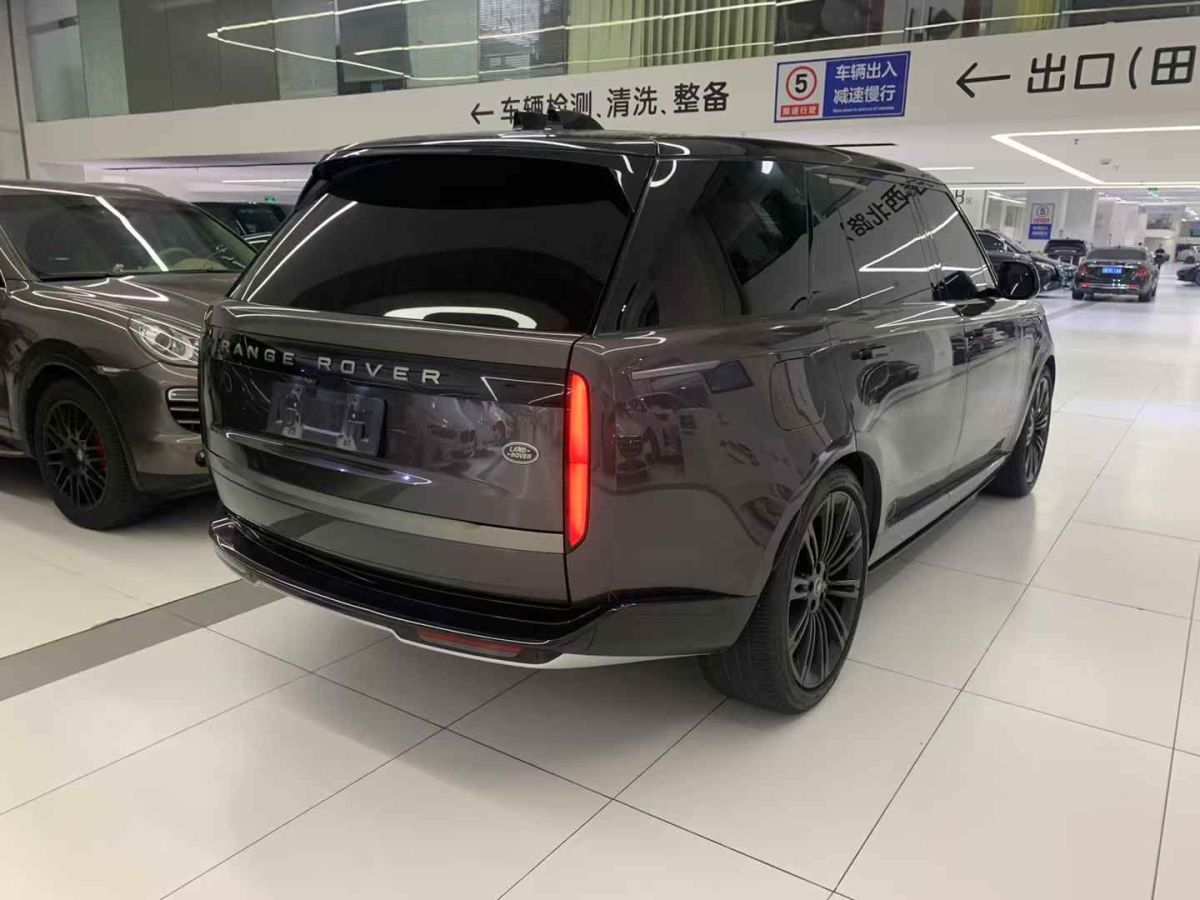 路虎 攬勝  2022款 3.0 L6 360PS 盛世版圖片
