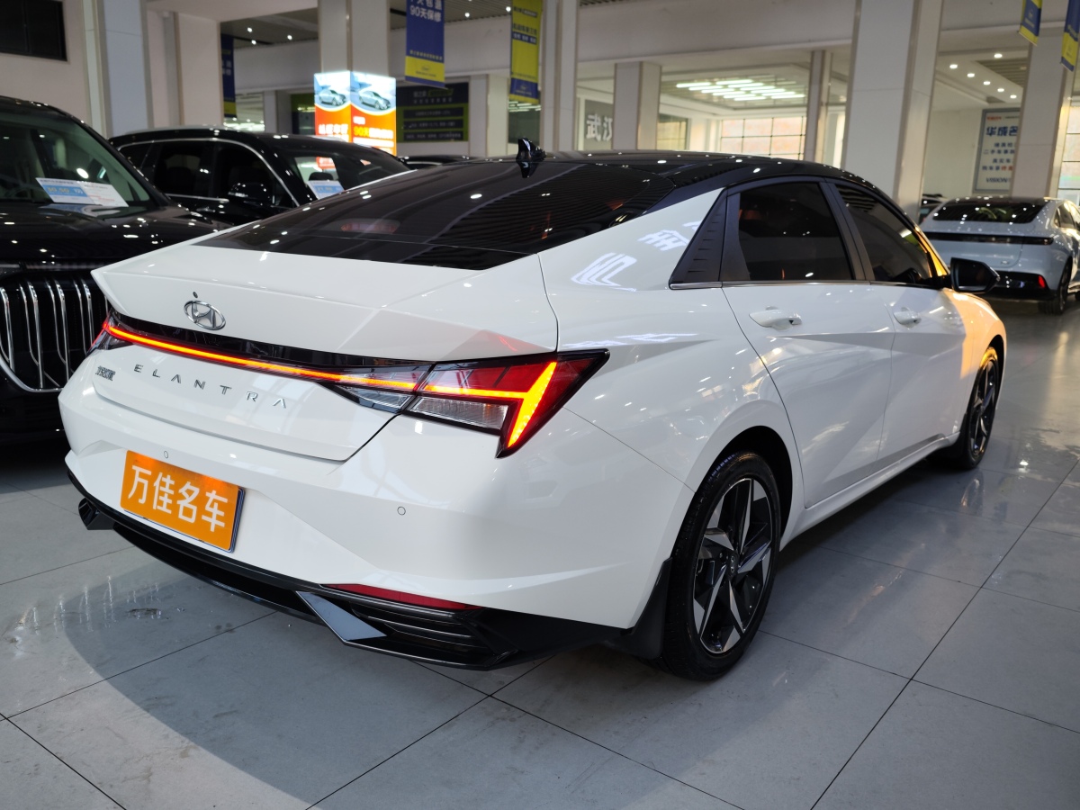 現(xiàn)代 伊蘭特  2023款 1.5L CVT LUX尊貴版圖片