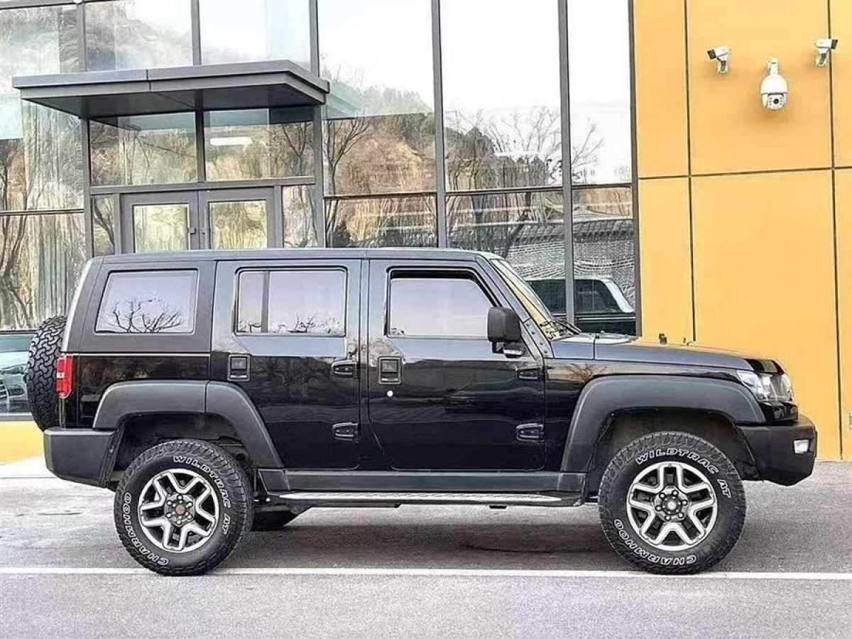 北京 BJ40  2019款 40L 2.3T 自動四驅(qū)越野版圖片