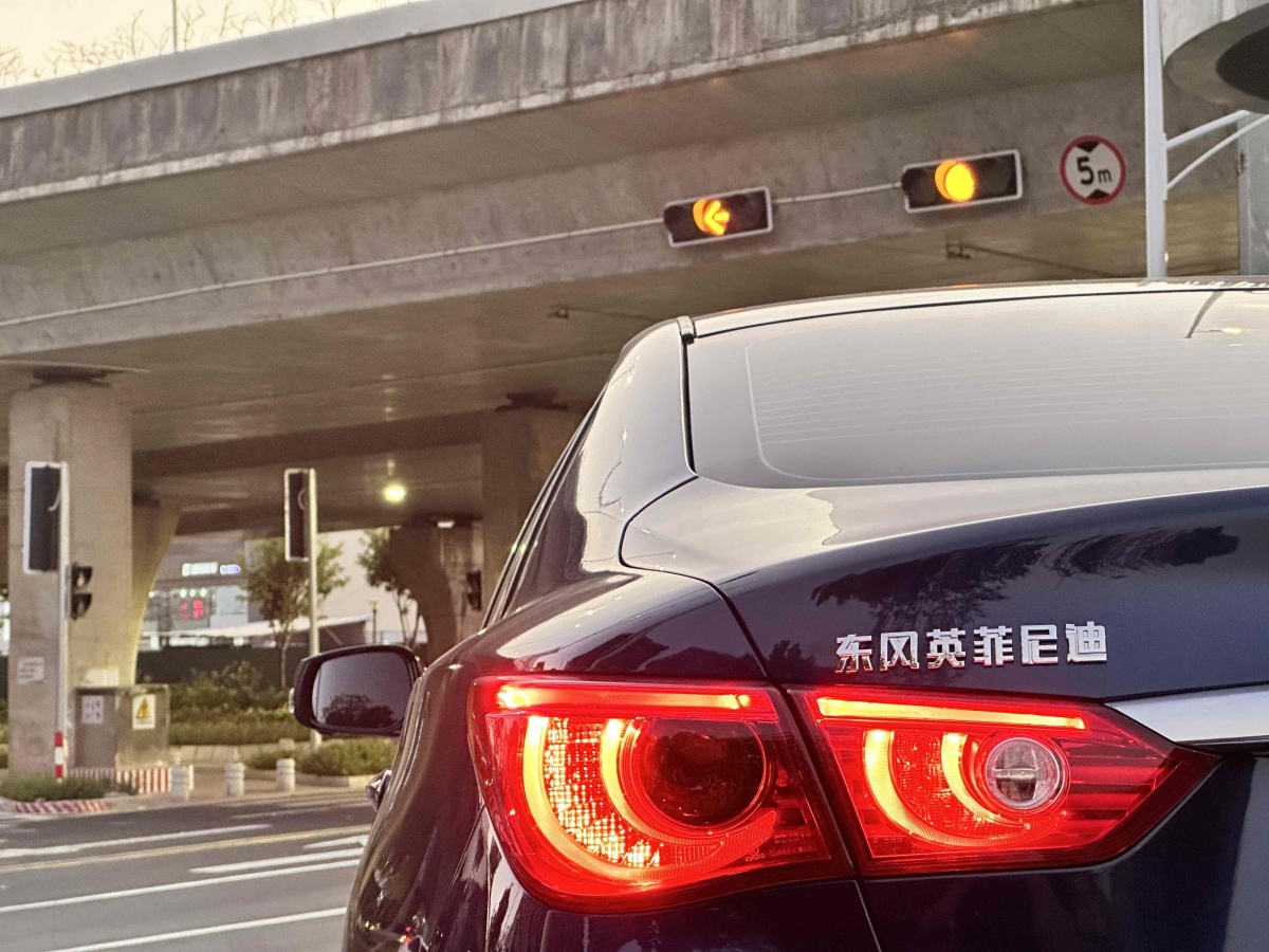 英菲尼迪 Q50L  2016款 2.0T 進取版圖片