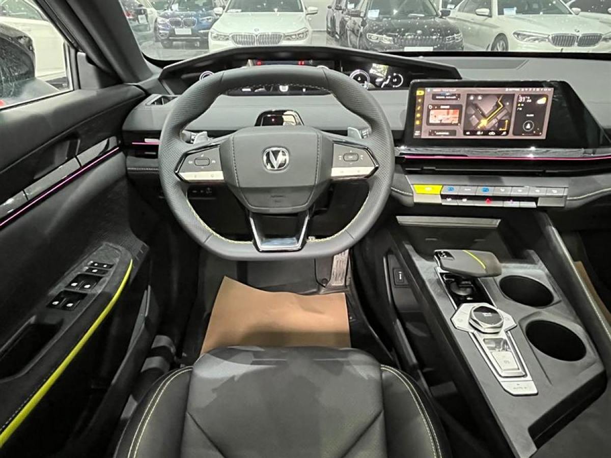 長安 長安UNI-V  2022款 1.5T 卓越型圖片