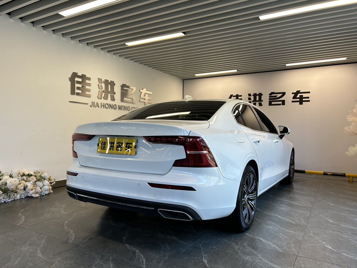 沃爾沃 S60L  2022款 B4 智遠(yuǎn)豪華版圖片