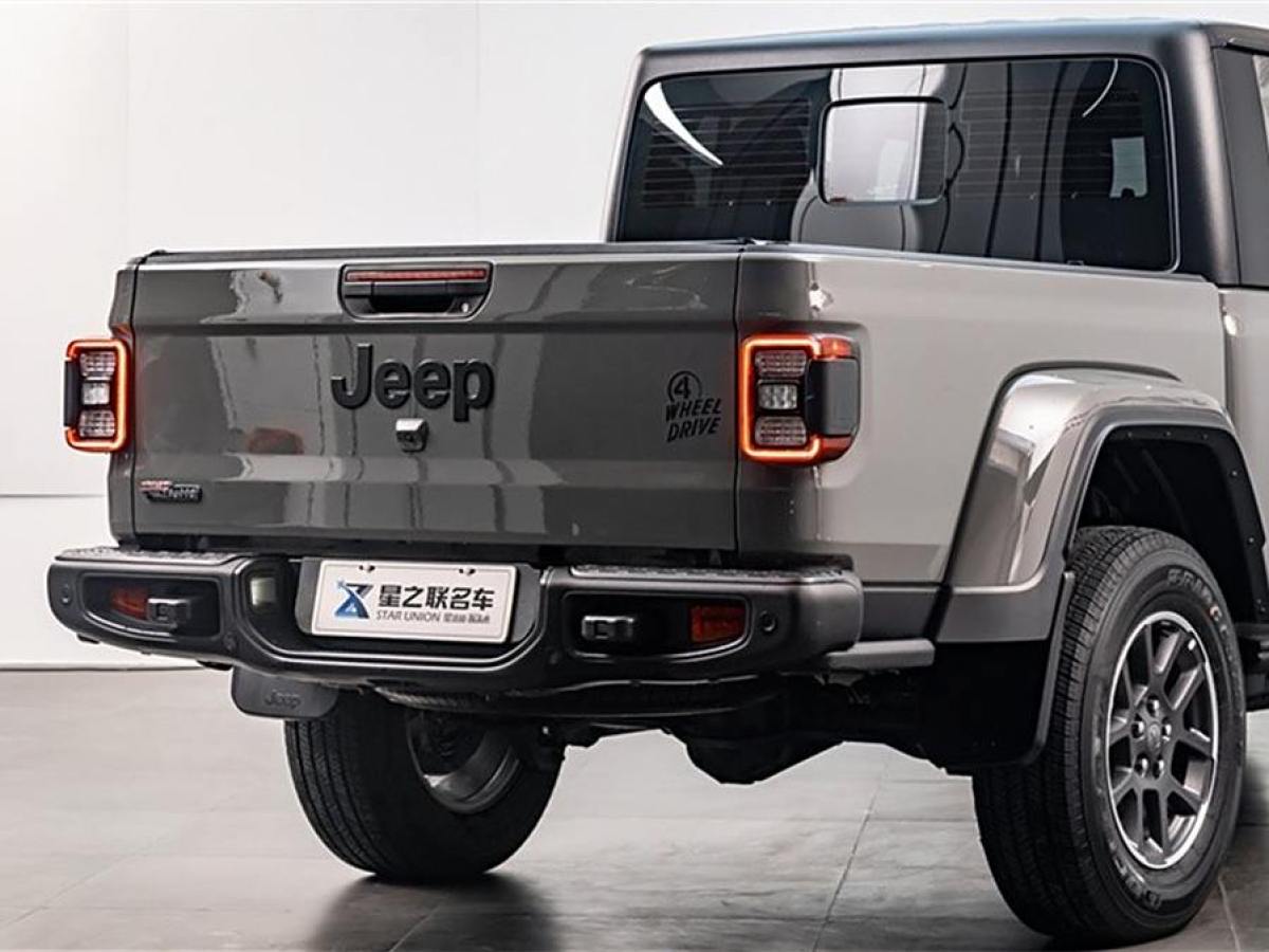 2024年8月Jeep 角斗士  2023款 3.6L Overland