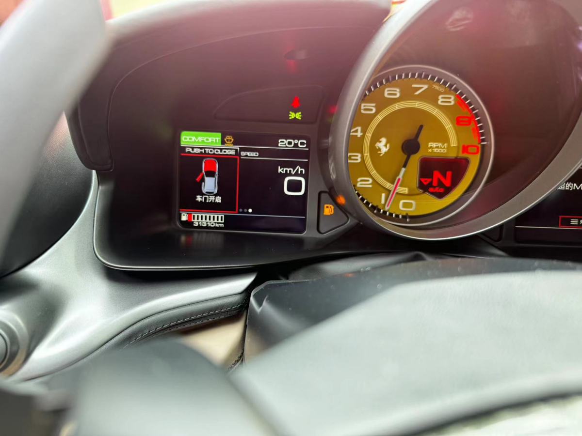 法拉利 GTC4Lusso  2016款 6.3L V12图片