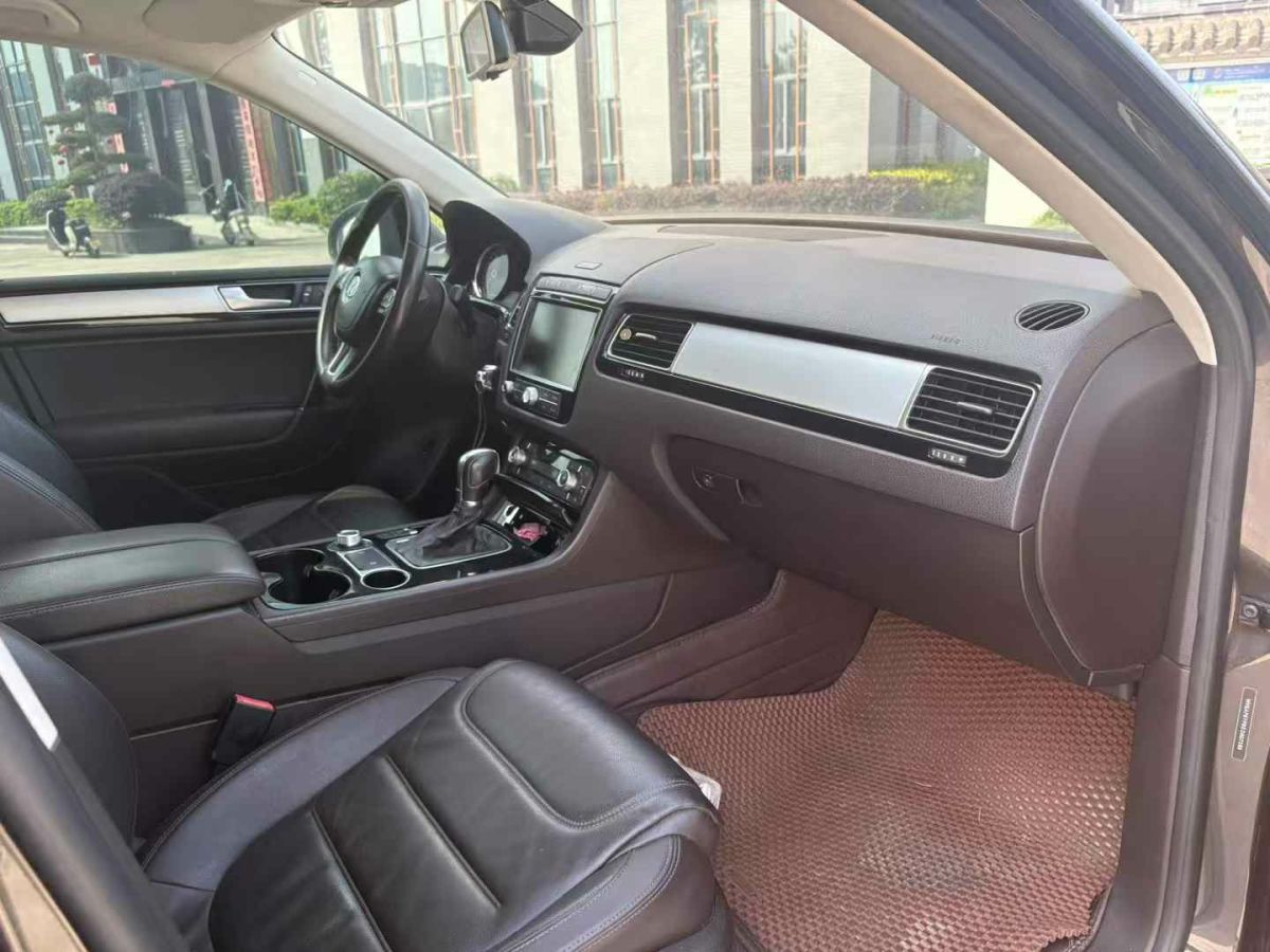 大眾 途銳  2015款 3.0TSI R-Line 豪華型圖片