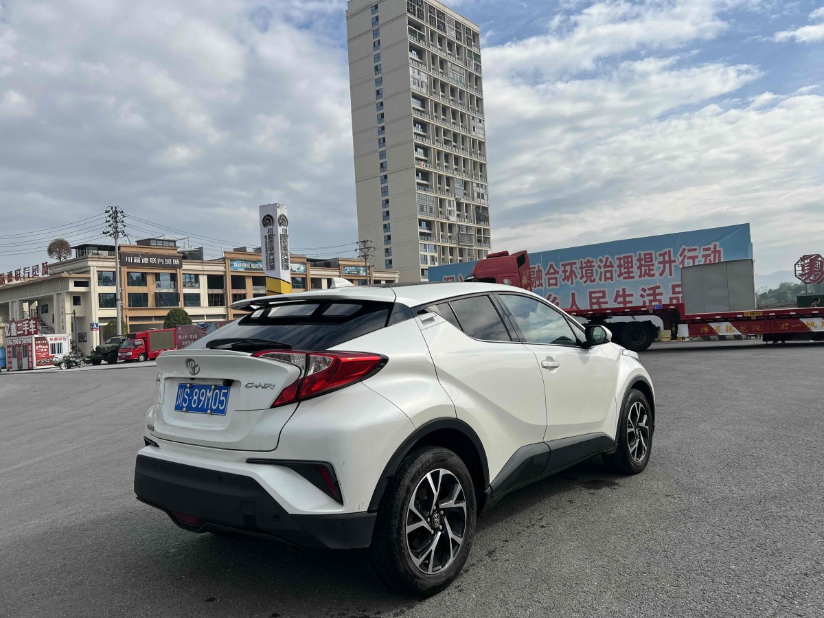 2019年5月豐田 C-HR  2018款 2.0L 領(lǐng)先天窗版 國V