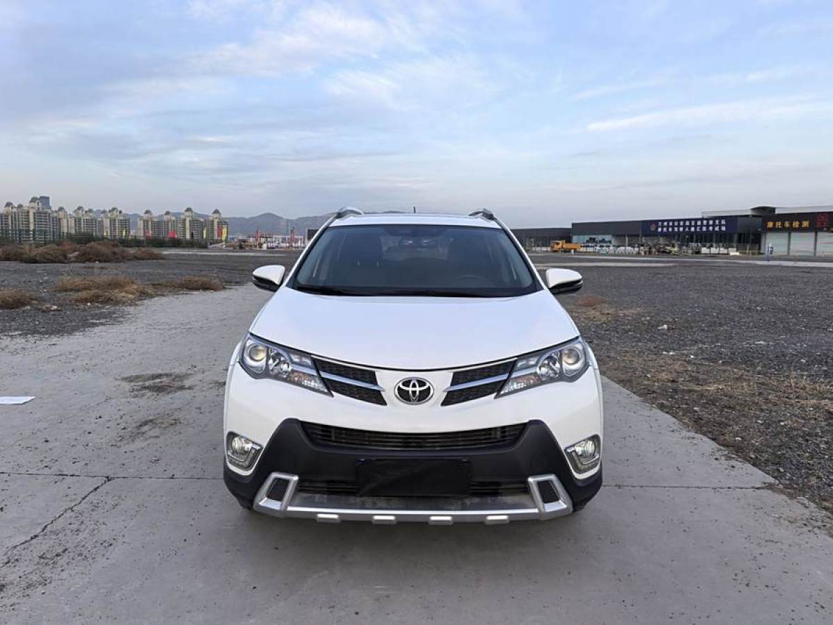 2014年9月豐田 RAV4榮放  2013款 2.0L CVT四驅(qū)風尚版