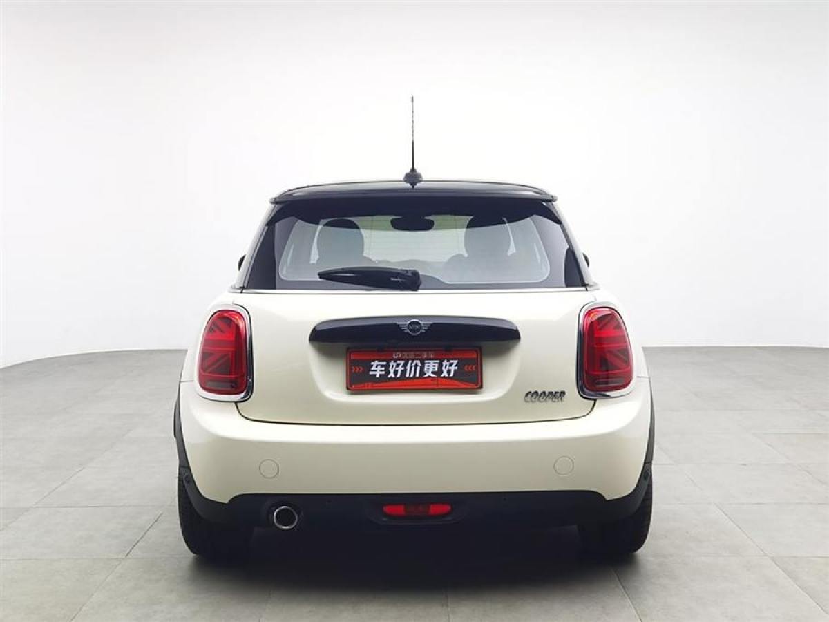 MINI COUNTRYMAN  2018款 1.5T COOPER 經(jīng)典派圖片