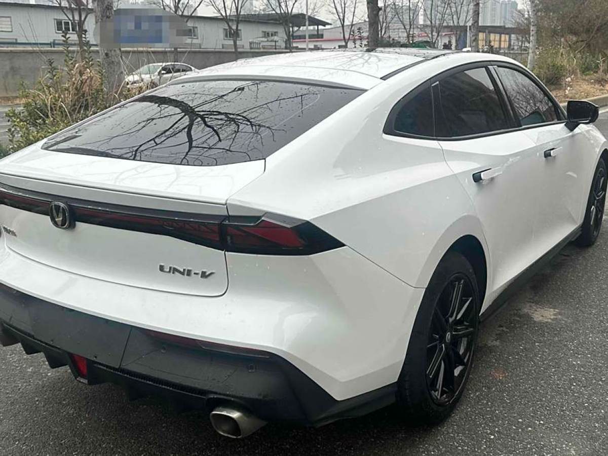 長安 長安UNI-V  2023款 1.5T 尊貴型圖片