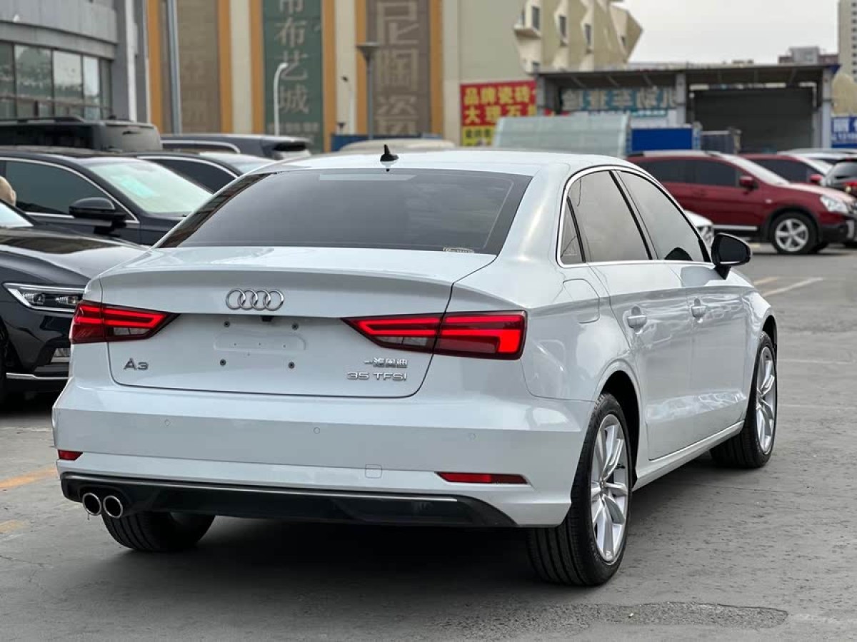 奧迪 奧迪A3  2018款 30周年年型 Limousine 35 TFSI 時(shí)尚型圖片