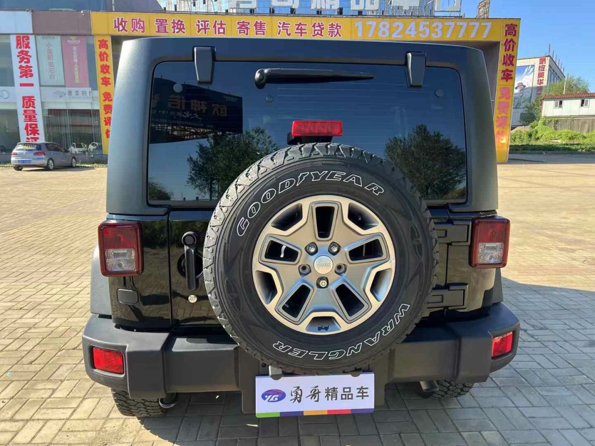 Jeep 牧马人  2017款 2.8TD Sahara 四门舒享版图片