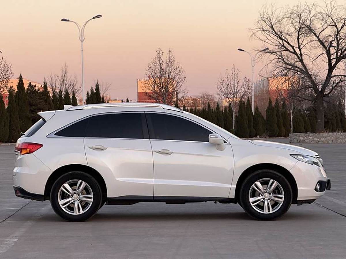 謳歌 RDX  2013款 3.0L 兩驅(qū)精英版圖片