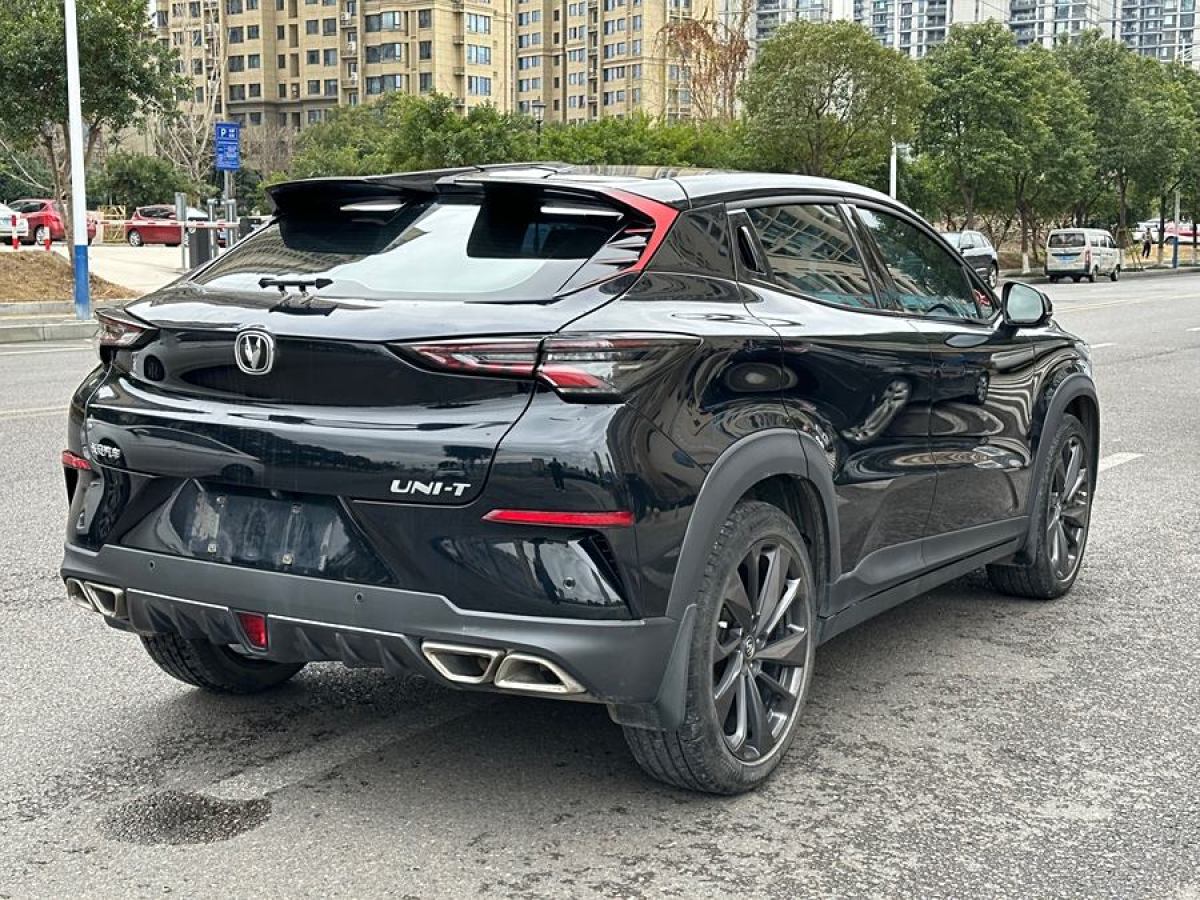 長(zhǎng)安 UNI-T  2020款 1.5T 尊貴型圖片