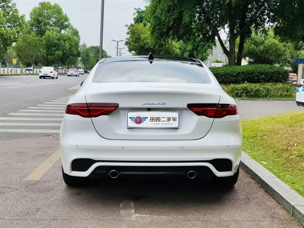 捷豹 XEL  2021款 2.0T 250PS 曜黑運(yùn)動(dòng)版圖片