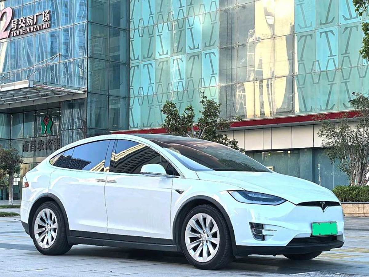 特斯拉 Model X  2016款 Model X 90D圖片