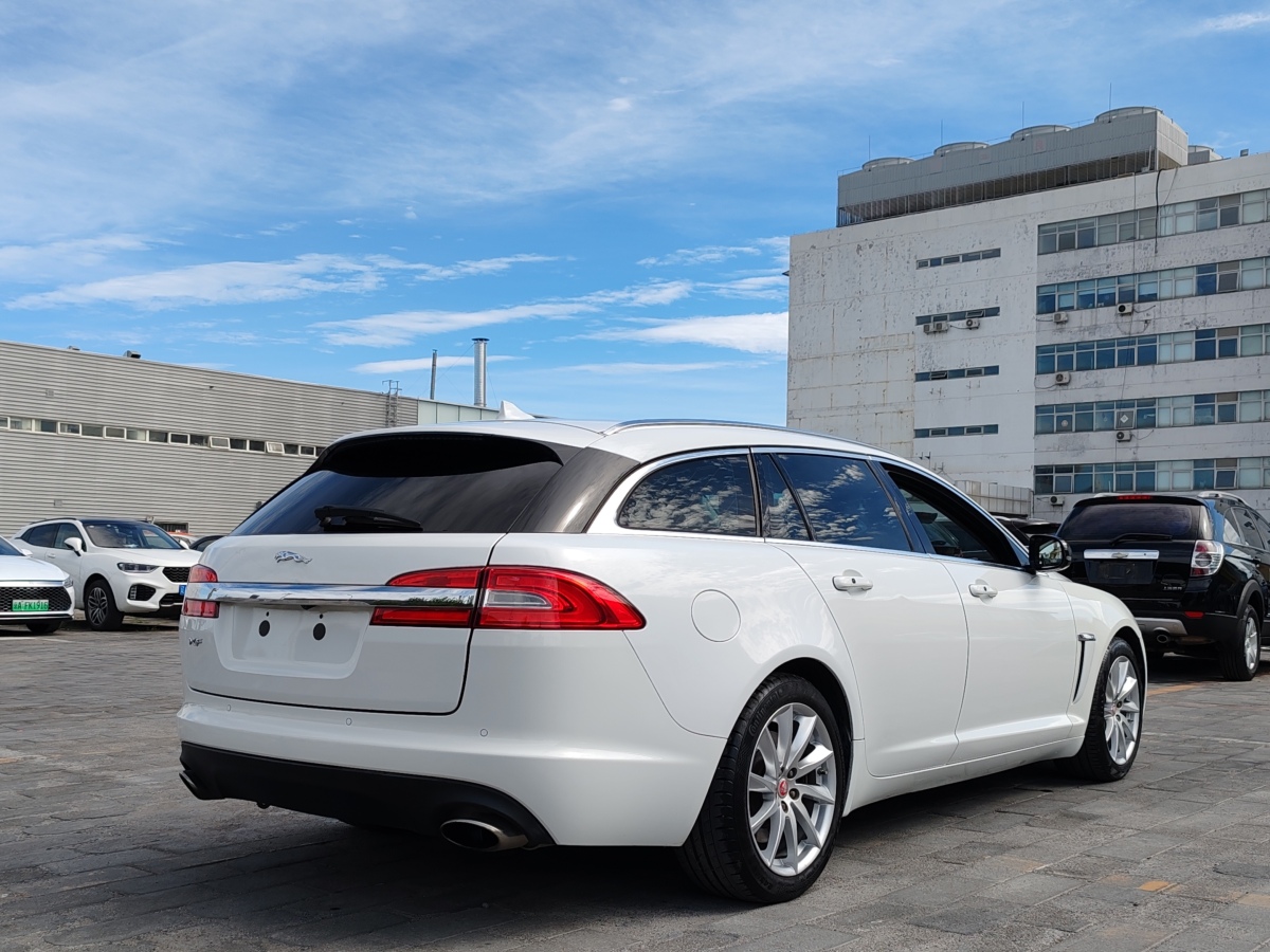 2014年9月捷豹 XF  2015款 XF 2.0T Sportbrake 豪華版