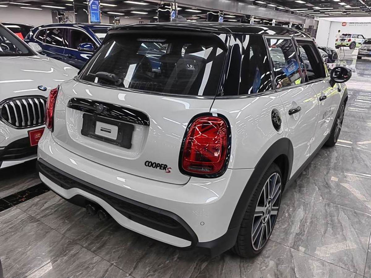 2023年11月MINI MINI  2023款 2.0T COOPER S 藝術(shù)家 五門版