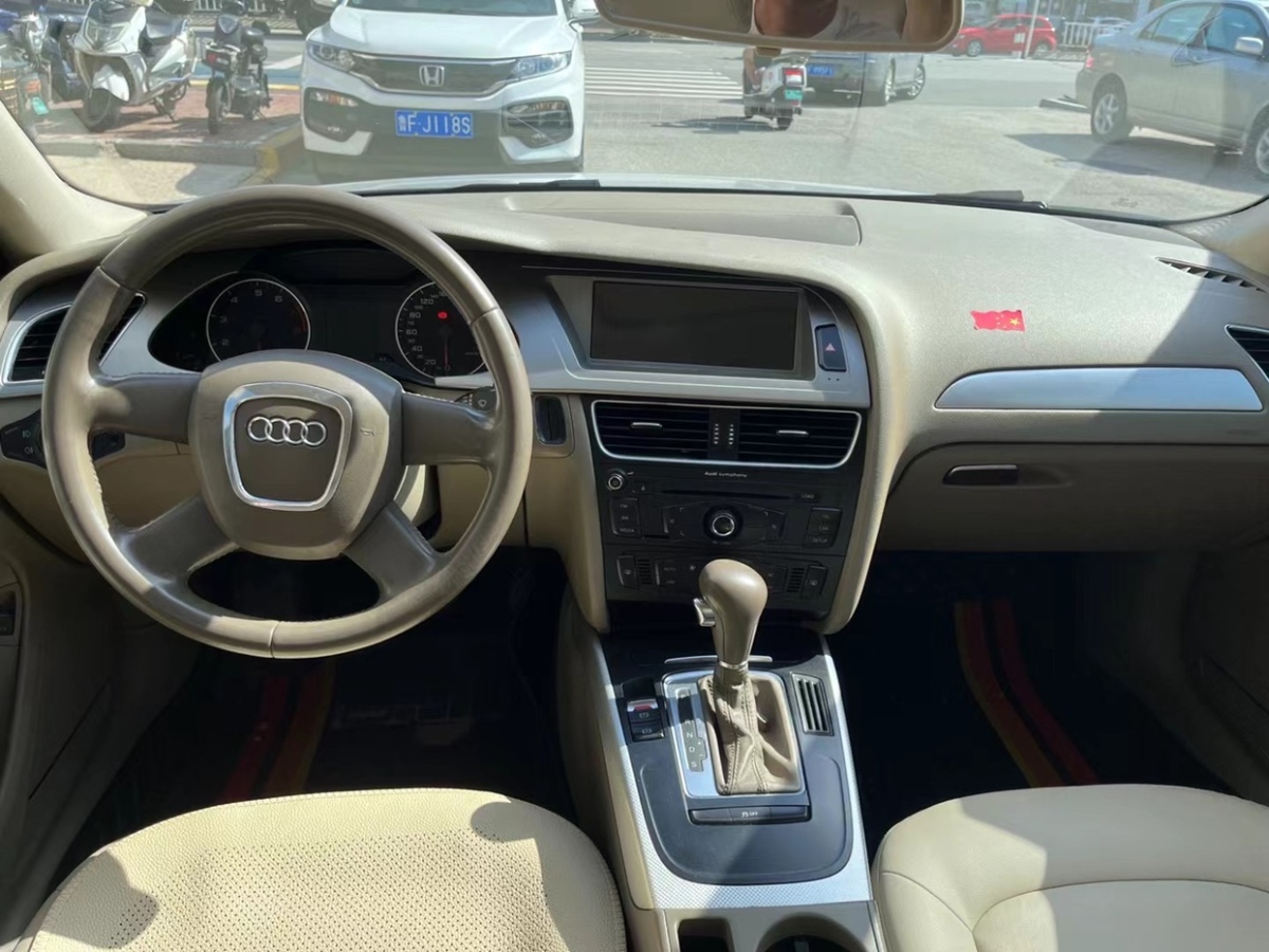 奧迪 奧迪A4L  2011款 2.0 TFSI 標(biāo)準(zhǔn)型圖片