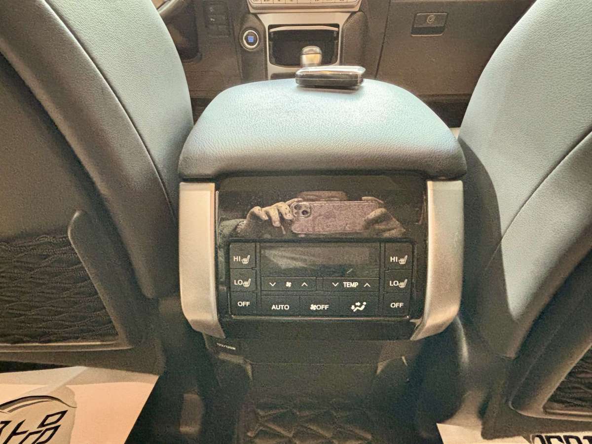 2019年9月丰田 普拉多  2019款 3.5L 自动TX-L尊享版后挂备胎
