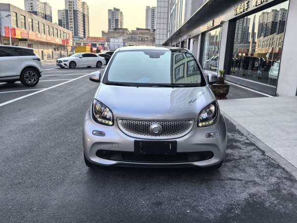 smart forfour  2016款 0.9T 66千瓦先锋版