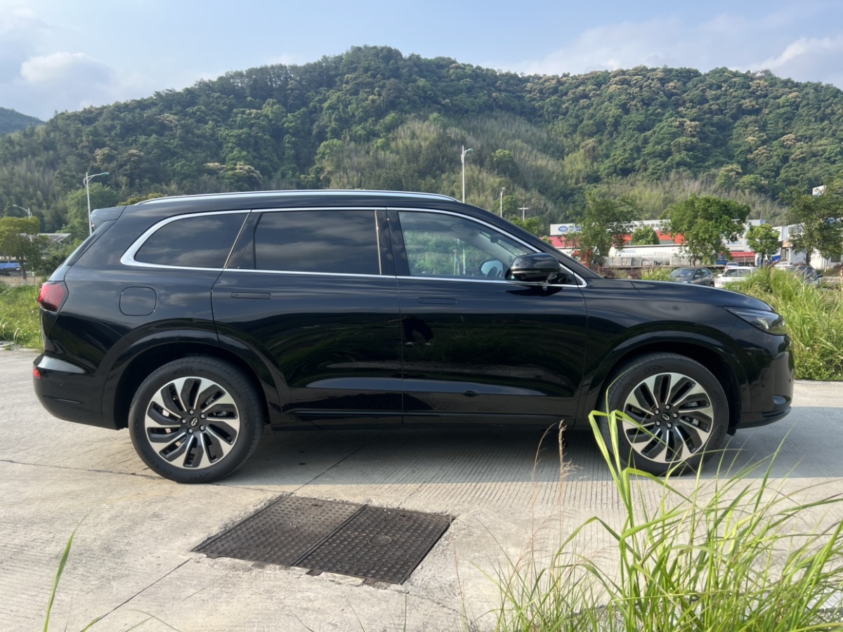 賽力斯 問界M7  2022款 1.5T 增程式 四驅(qū)豪華版圖片