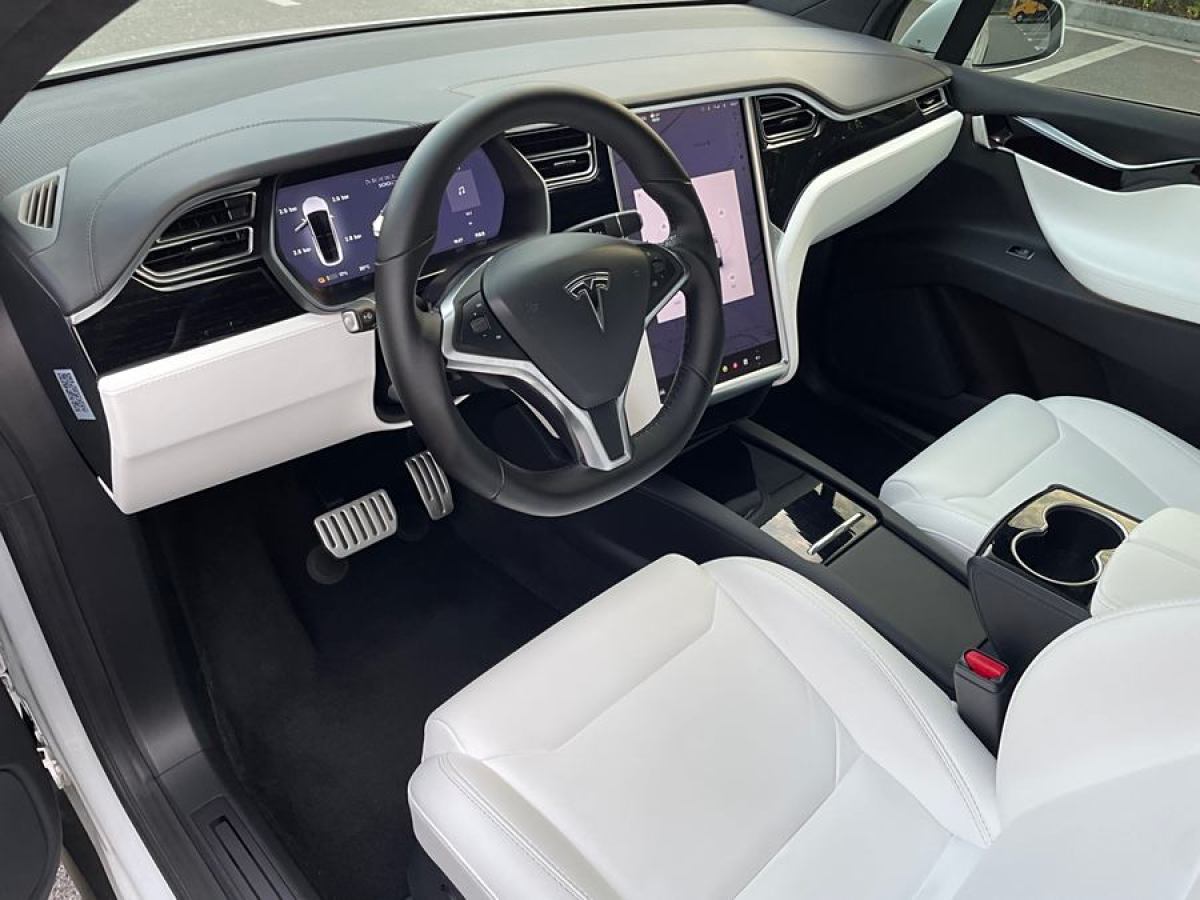 特斯拉 Model X  2017款 Model X 100D 長續(xù)航版圖片