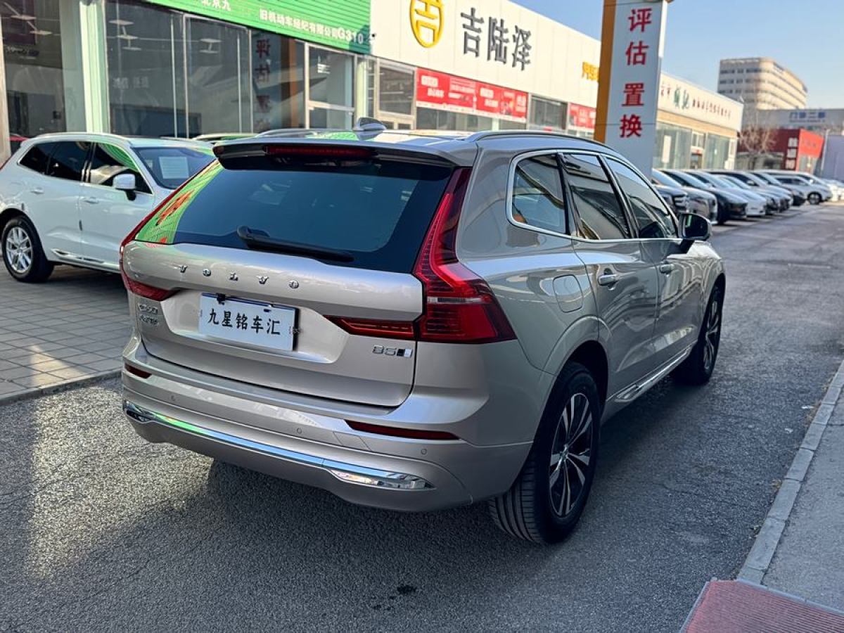 沃爾沃 XC60  2024款 B5 四驅(qū)智逸豪華版圖片