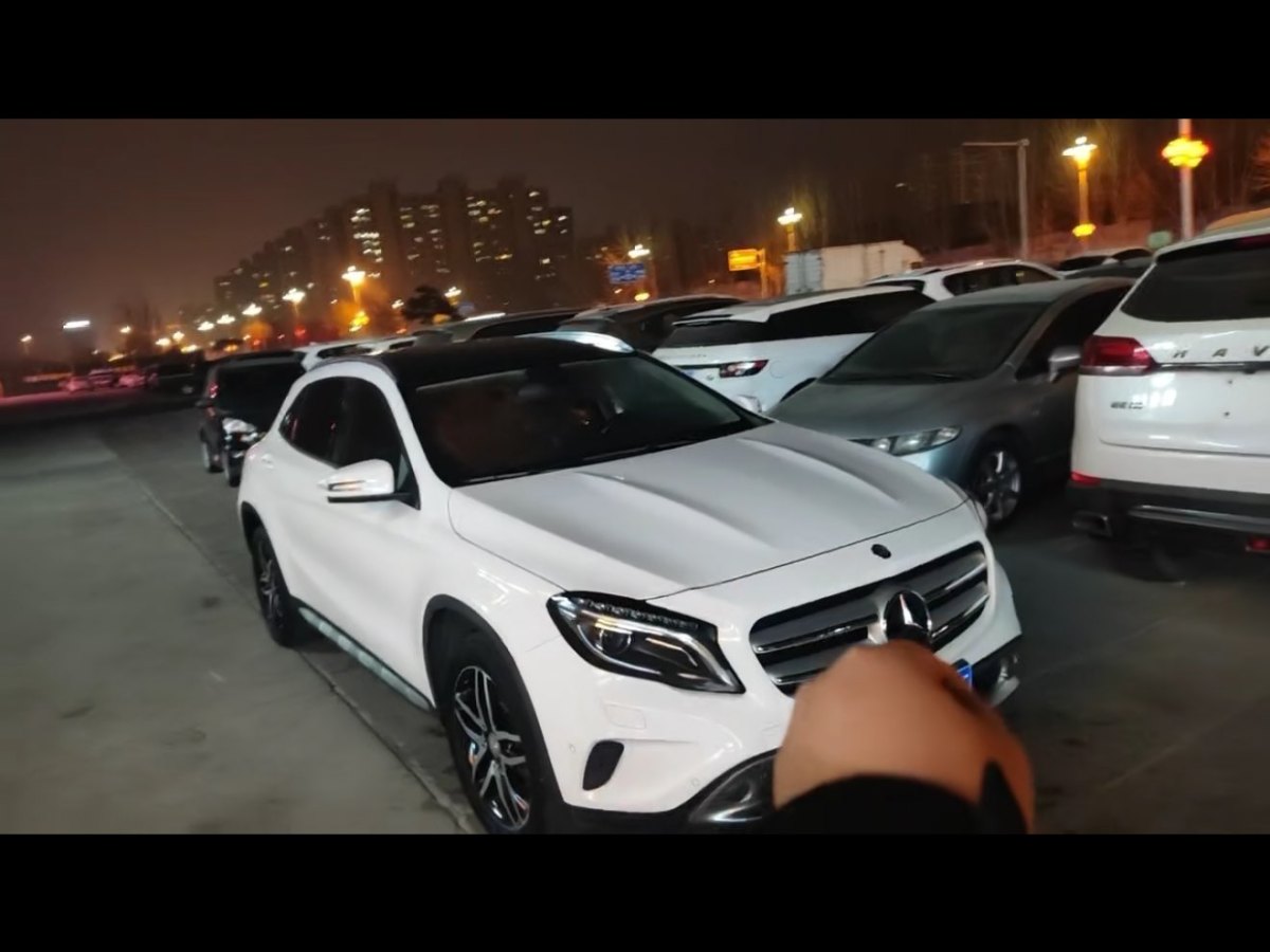 奔馳 奔馳GLA  2016款 GLA 220 4MATIC 時(shí)尚型圖片