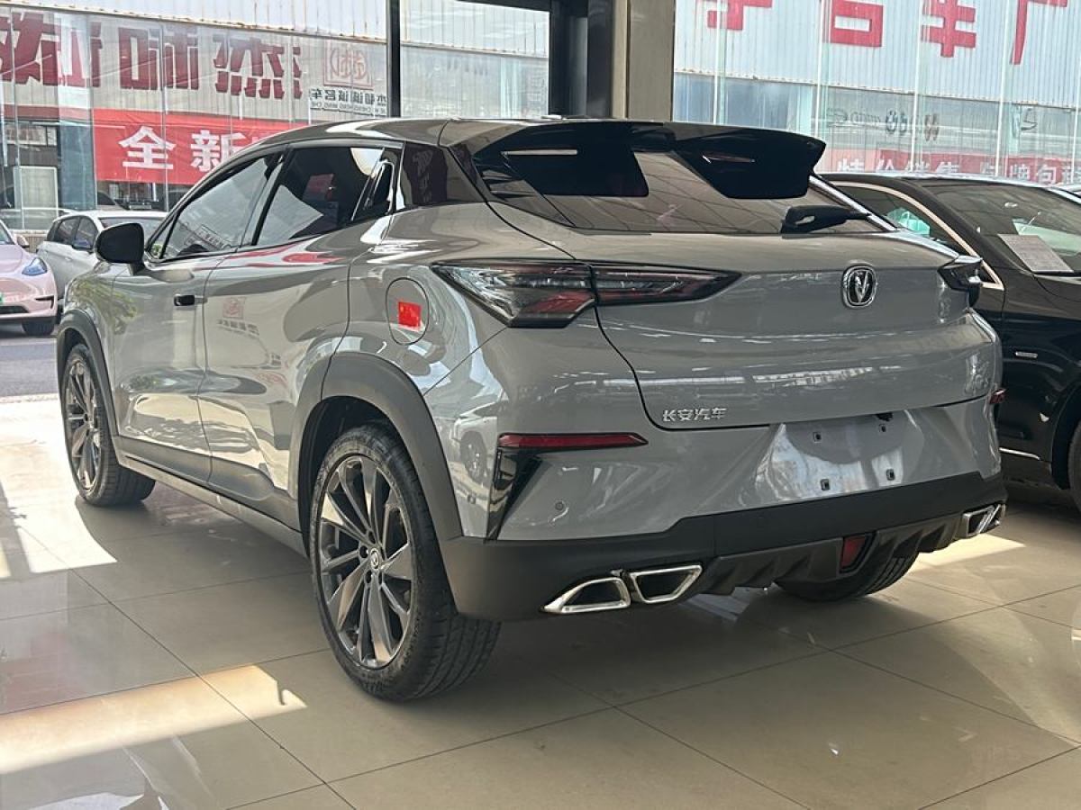 長(zhǎng)安 UNI-T  2020款 1.5T 旗艦型圖片