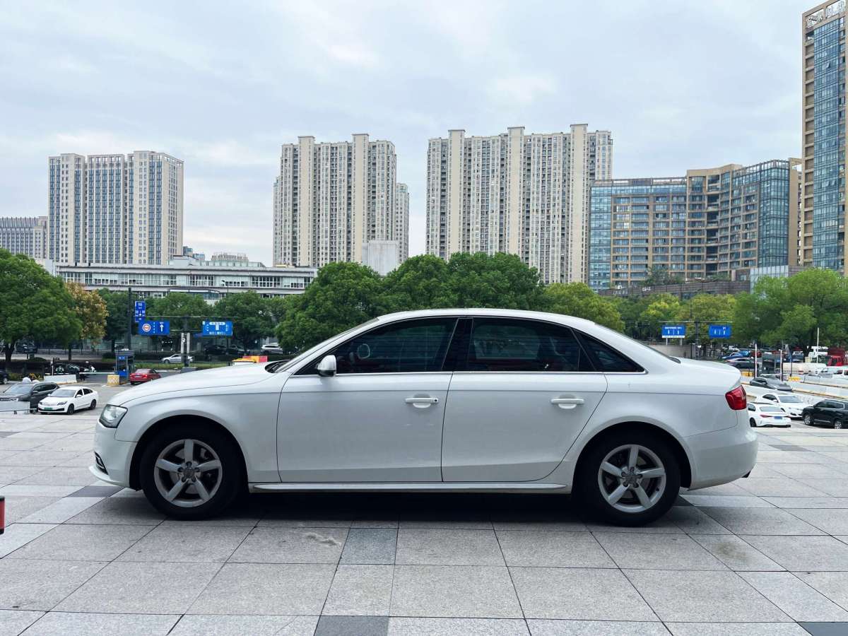 奧迪 奧迪A4L  2015款 35 TFSI 自動標準型圖片