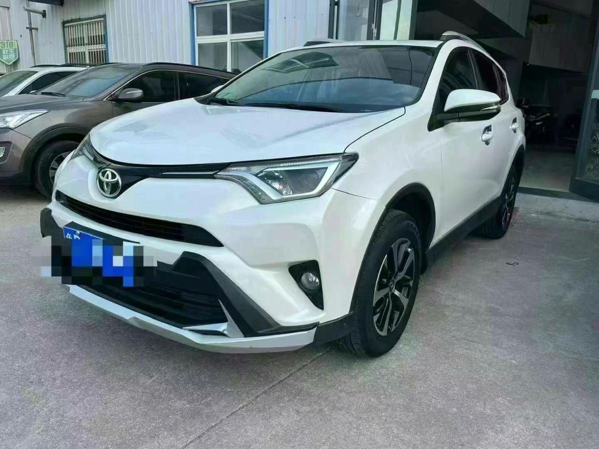 2018年11月豐田 RAV4榮放  2018款 2.0L CVT兩驅(qū)風(fēng)尚X版