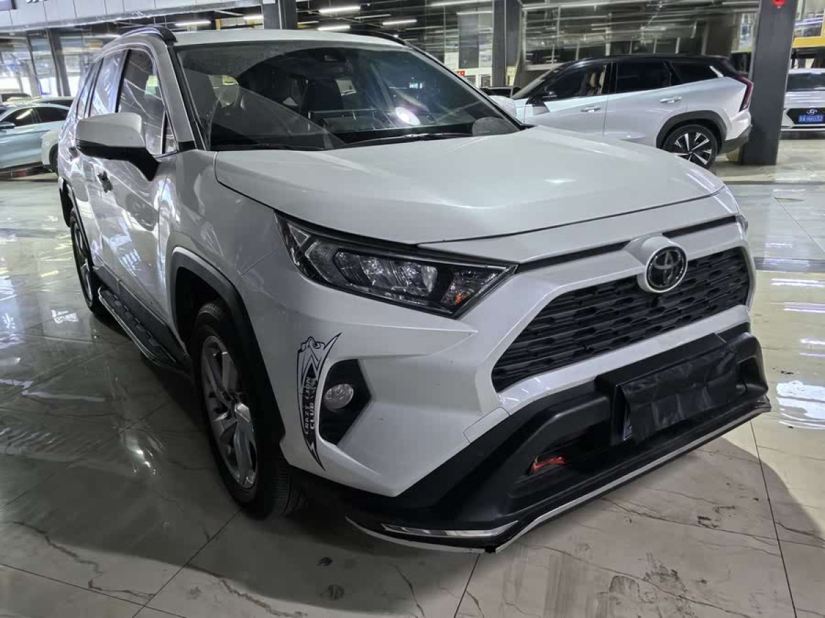 2021年1月豐田 RAV4榮放  2021款 2.0L CVT兩驅(qū)風(fēng)尚版